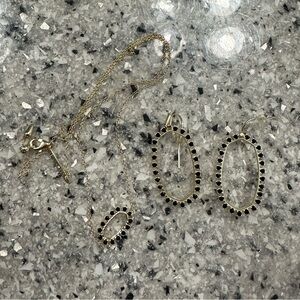 Kendra Scott necklace and earrings